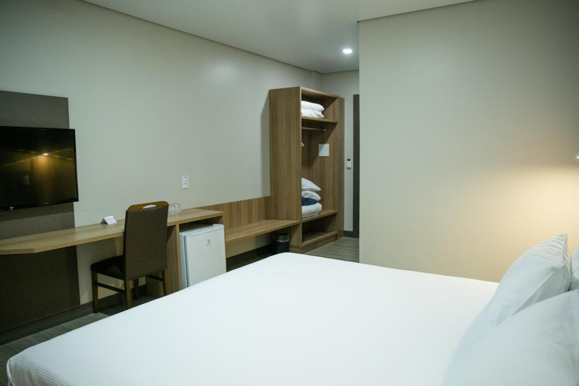Bello Hotel Толедо Экстерьер фото